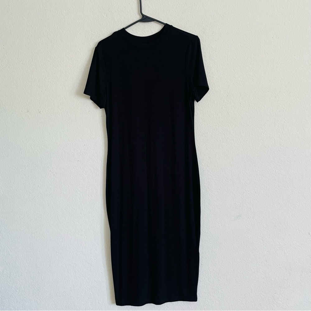 Shein womans black everyday body con dress size L
Minimal causal chic stretch